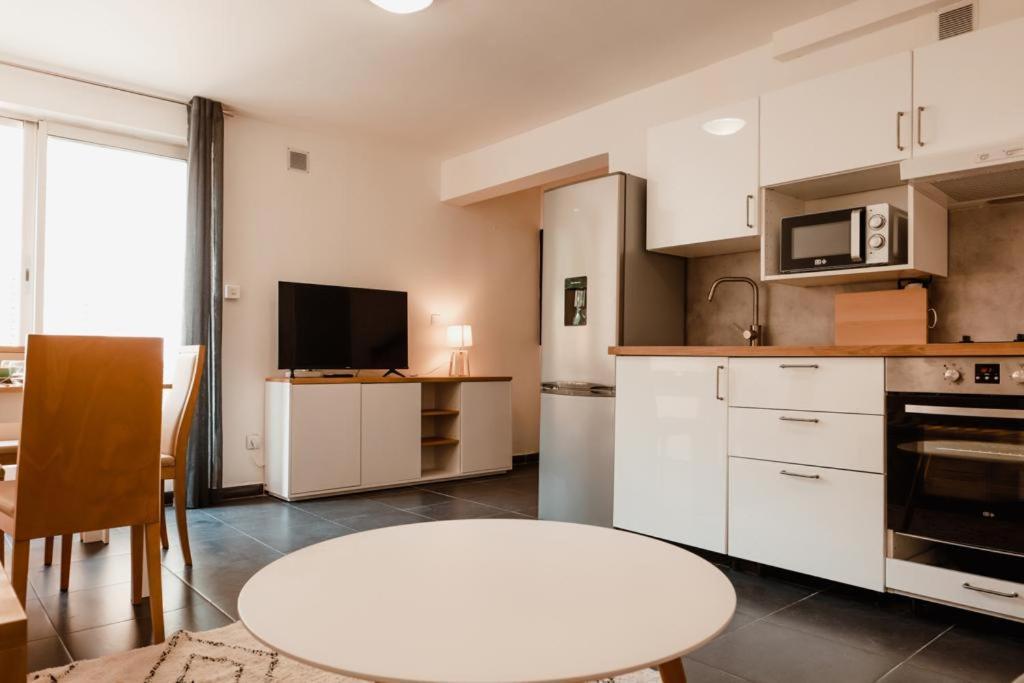 Calvi. T2 2/4 Personnes A 100 Metres De La Plage Apartment Calvi  Bagian luar foto